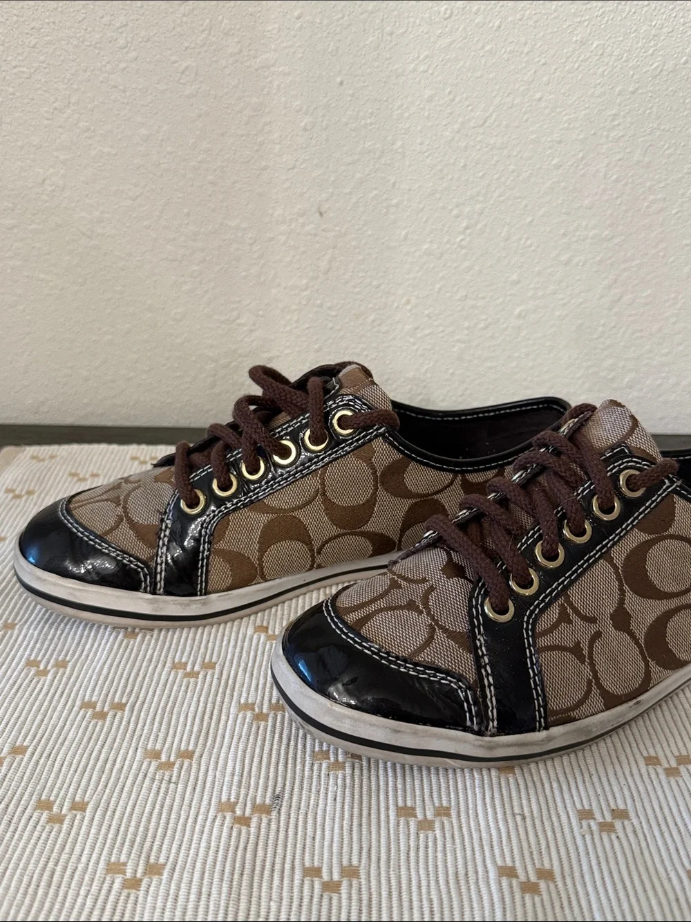 Coach Signature C Jacquard Patent Leather Low Top Sneakers Brown Khaki Size 7